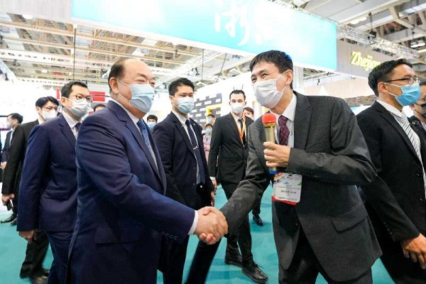 贺特首巡馆(贸促会馆)5.jpg 爱丫爱丫影院